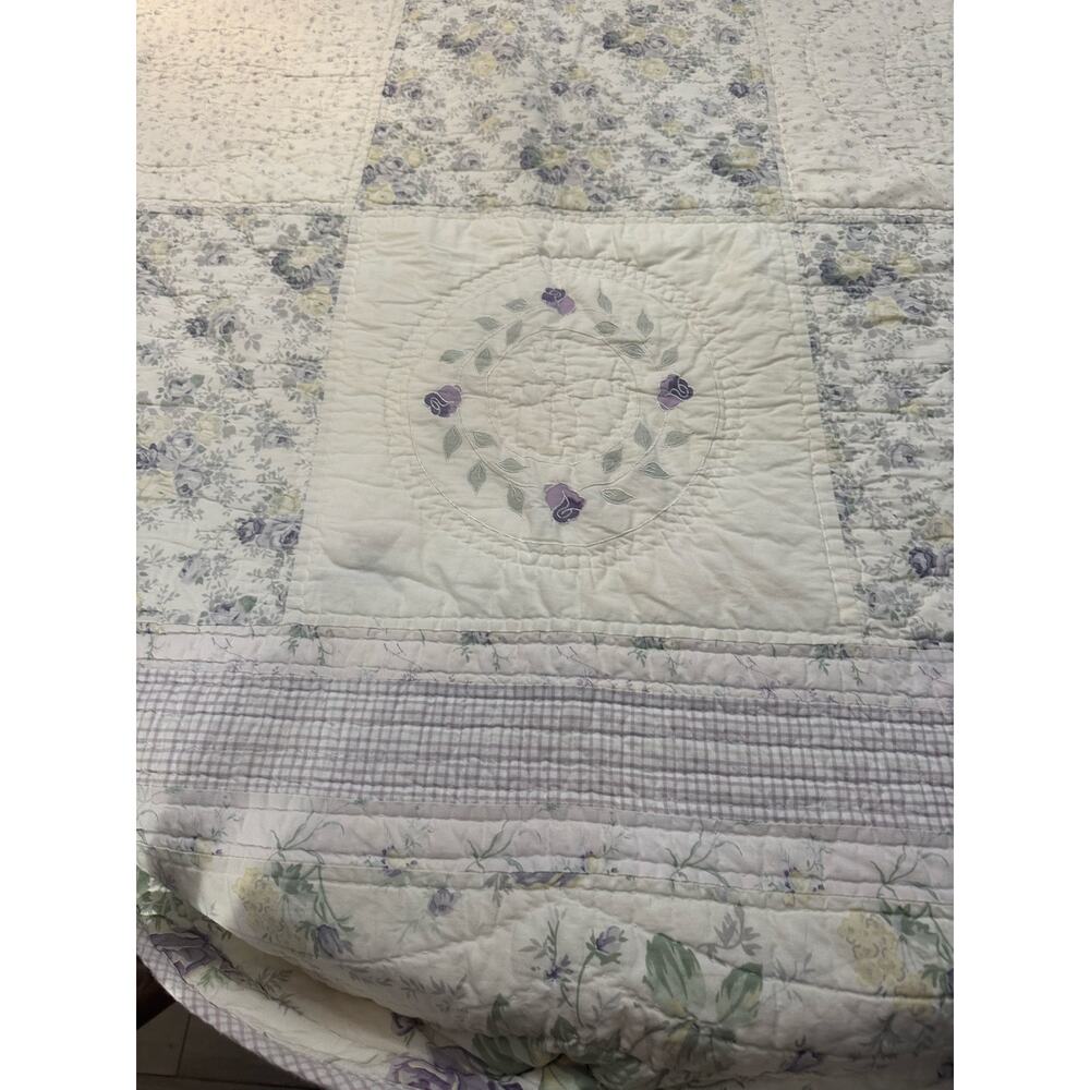 Cottagecore Lavender Floral Embroidered Wreath Design Patchwork Quilt Queen Size - Picture 10 of 11